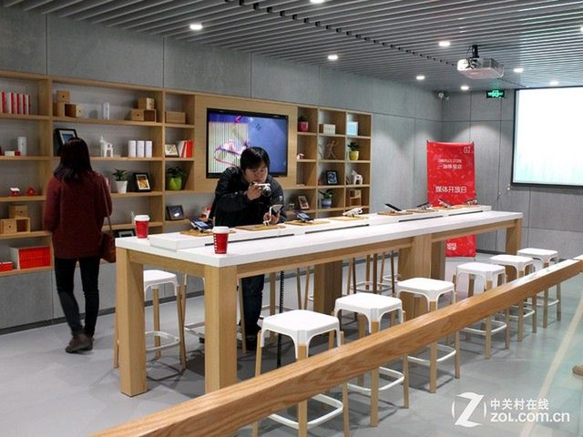 W skrócie: OnePlus Store, darmowy internet w Heyah i gigantyczna reklama Androida 15