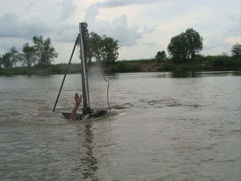 Rosyjski Hummer domowej roboty pokona prawie każdą przeszkodę 12