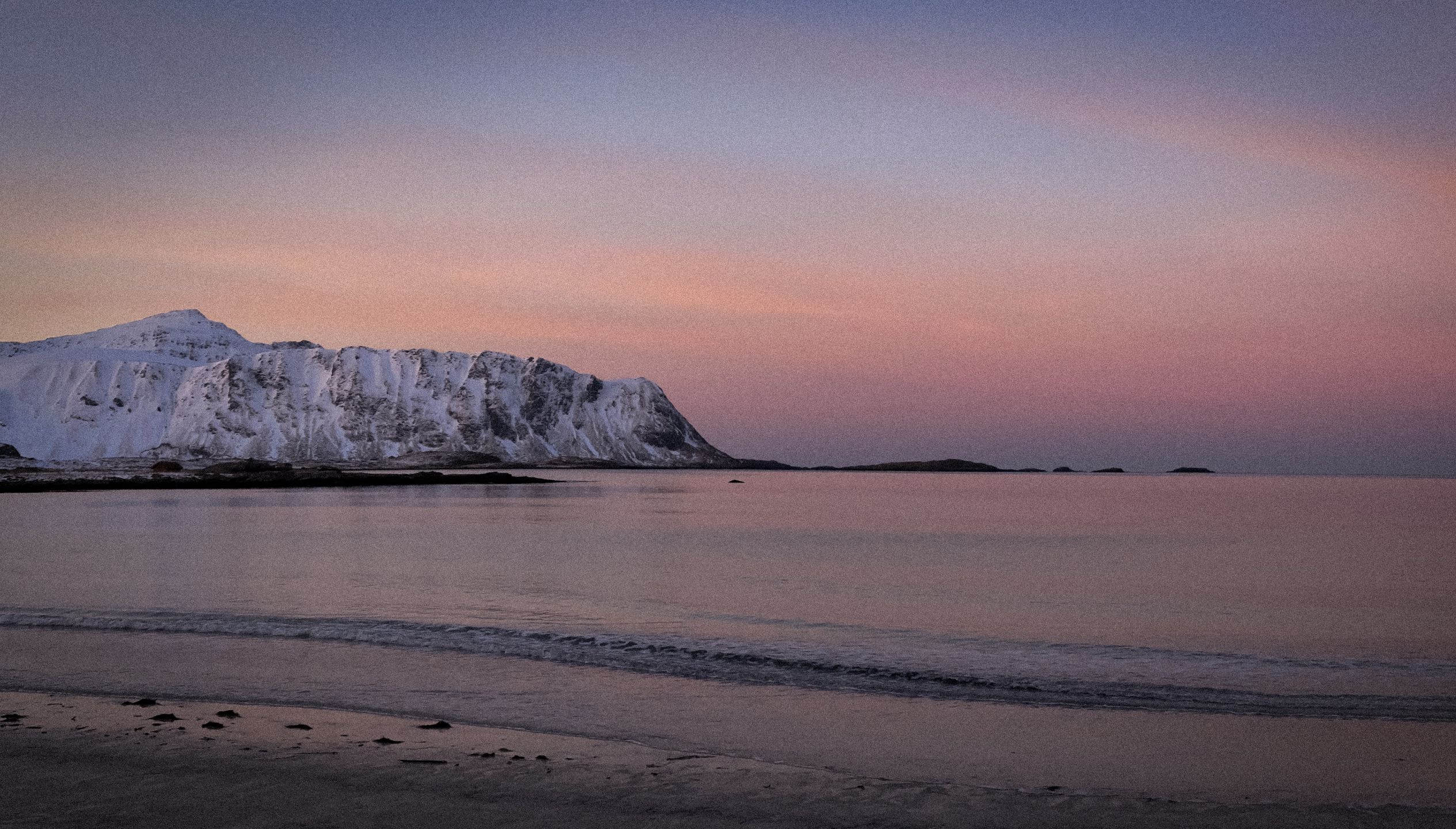 Noc polarna na Lofotach to czas wyciszenia.
