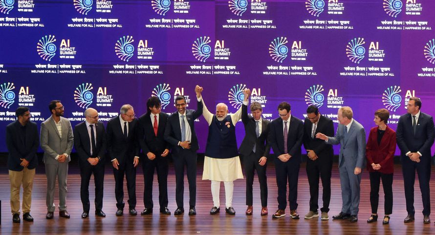 Przyjęto międzynarodowy dokument dotyczący AI. Podpisała go też Polska