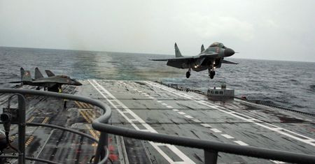 Rosyjski MiG-29K wpadł w tarapaty. Nie wiadomo, co z nim będzie