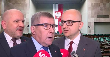 Posłowie PiS bronią Nawrockiego. W Sejmie zrobiło się nerwowo
