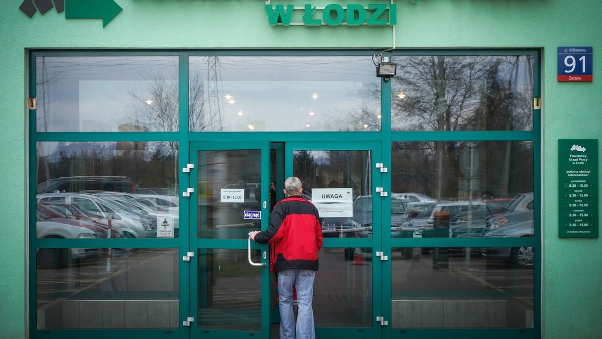 reporter8_baza07.04.2015 Powiatowy Urzad Pracy w Lodzi Fot. Piotr Kamionka/REPORTERPiotr Kamionka/REPORTER