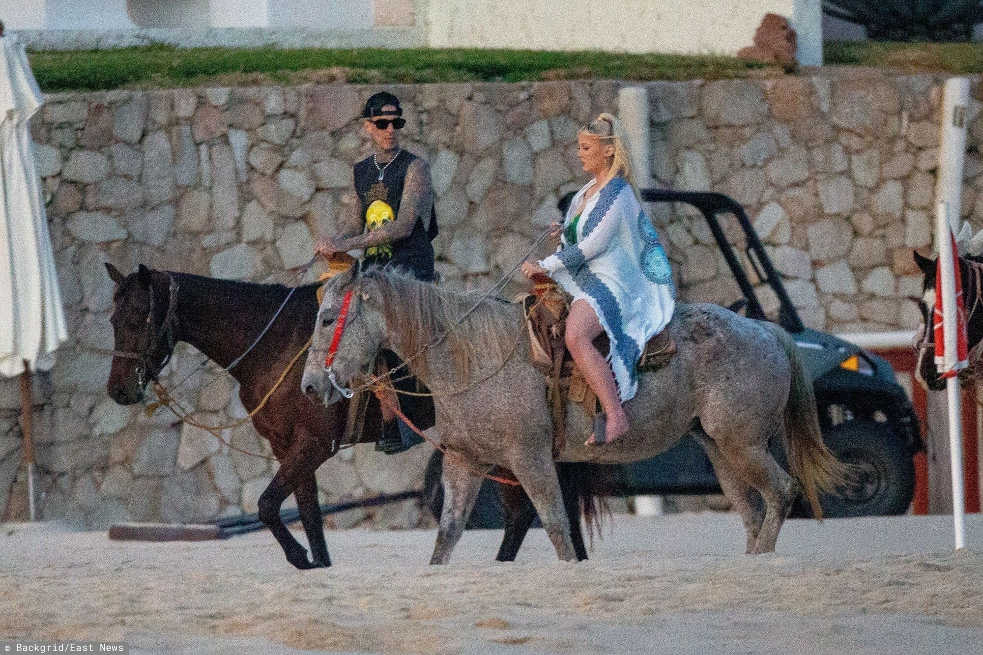 Kourtney Kardashian i Travis Barker świętują urodziny perkusisty z dziećmi w Meksyku