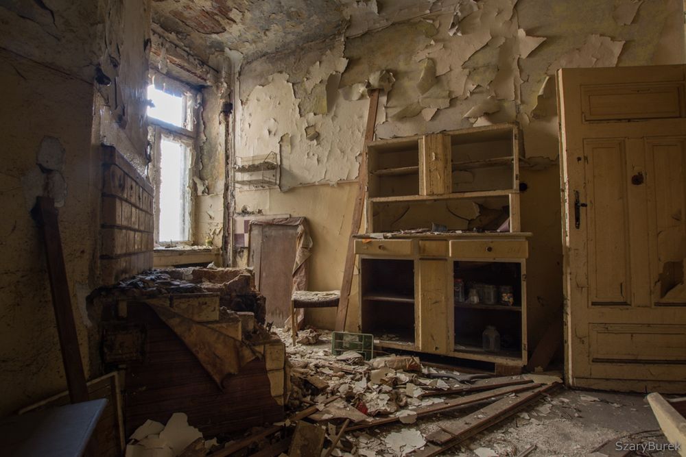 Warszawski urbex: Co znajduje się wewnątrz kamienicy przy Żelaznej 43? 15