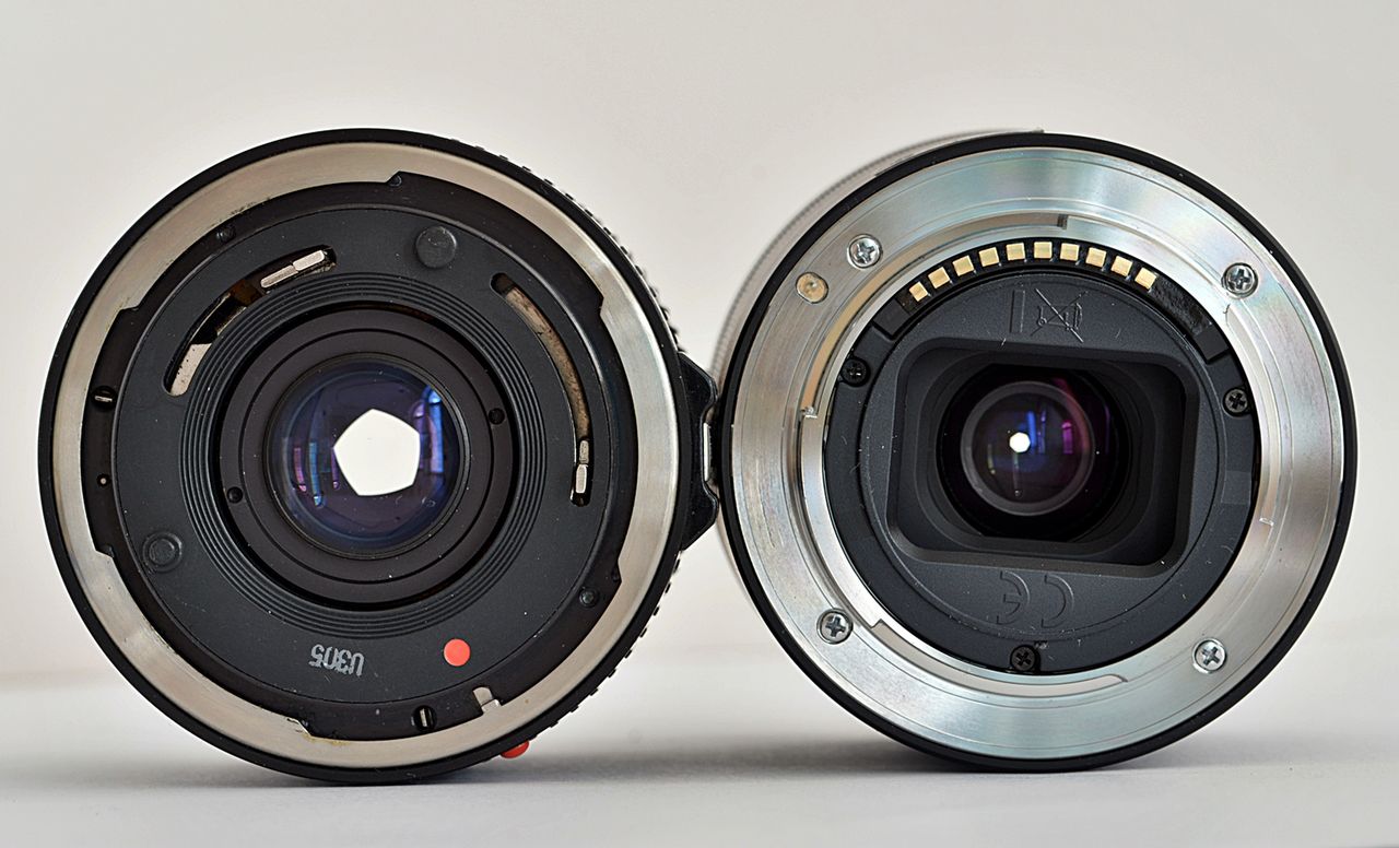 Z lewej: Canon New FD 35 mm f/2,8; z prawej: Sony Zeiss Sonnar T* FE 35 mm f/2,8 ZA