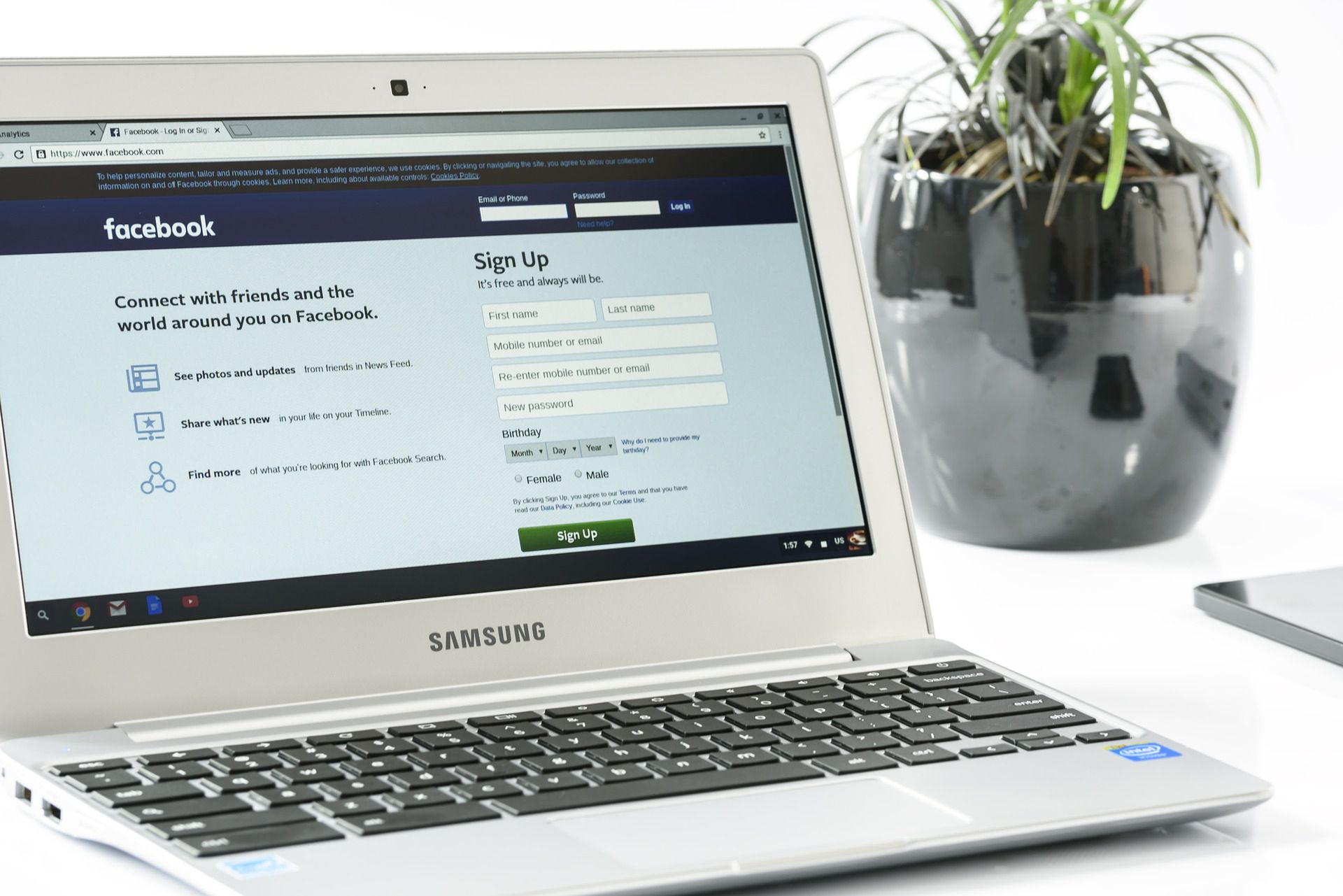 Facebook zastąpi mailowe odzyskiwanie haseł usługą Delegated Recovery 2