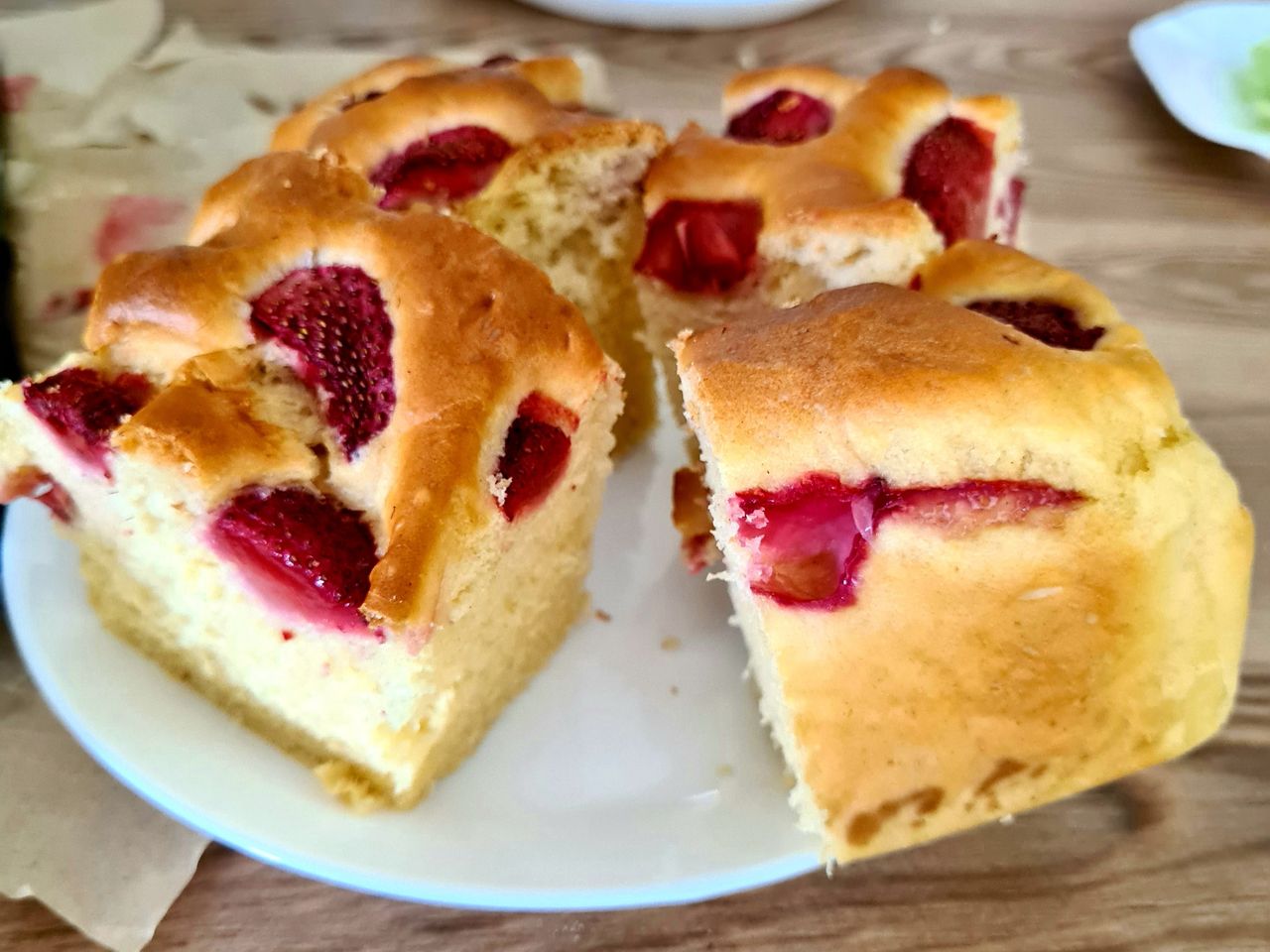 A simple, moist delight: Strawberry cake without the fuss
