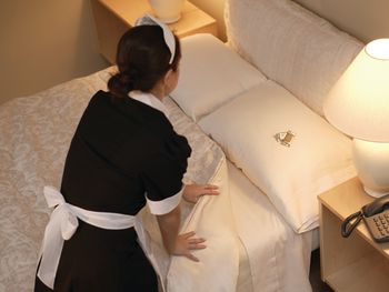 Pracowała jako pokojówka. Mówi, z czego nigdy nie korzysta w hotelu