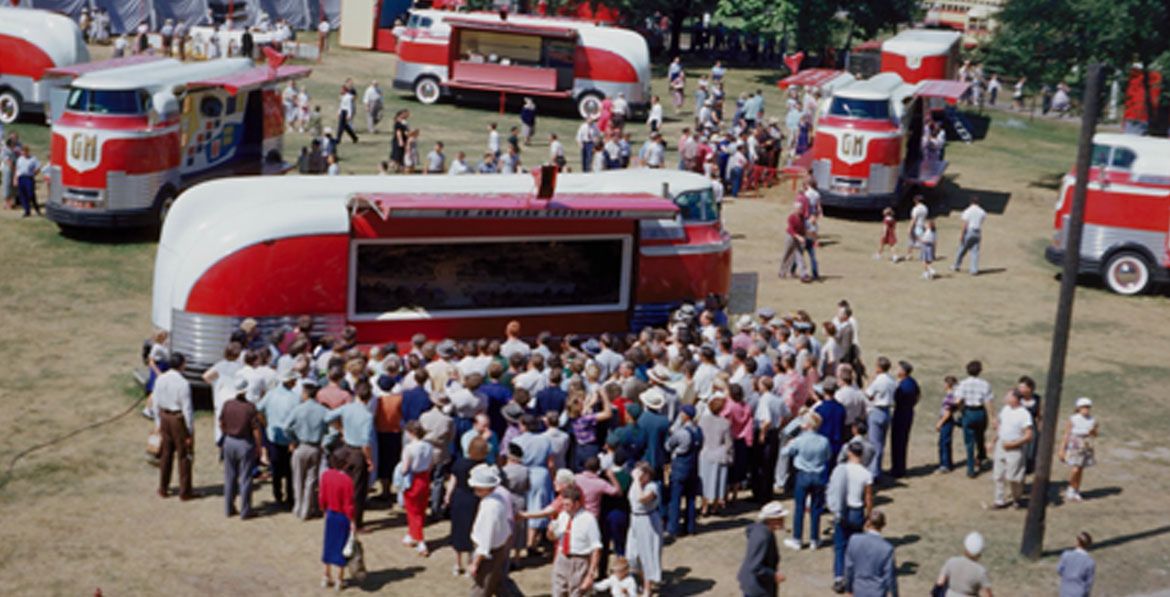 Futurliner podczas wystawy