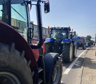 Agrounia zablokowała ważną drogę. Rolnicy czekają na Mateusza Morawieckiego