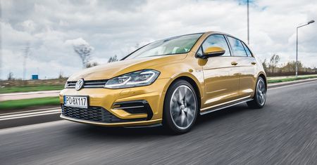 Finowie zbudowali golfa z 4-litrowym V8 z BMW i napędem na tył. Zamiata tyłem aż miło