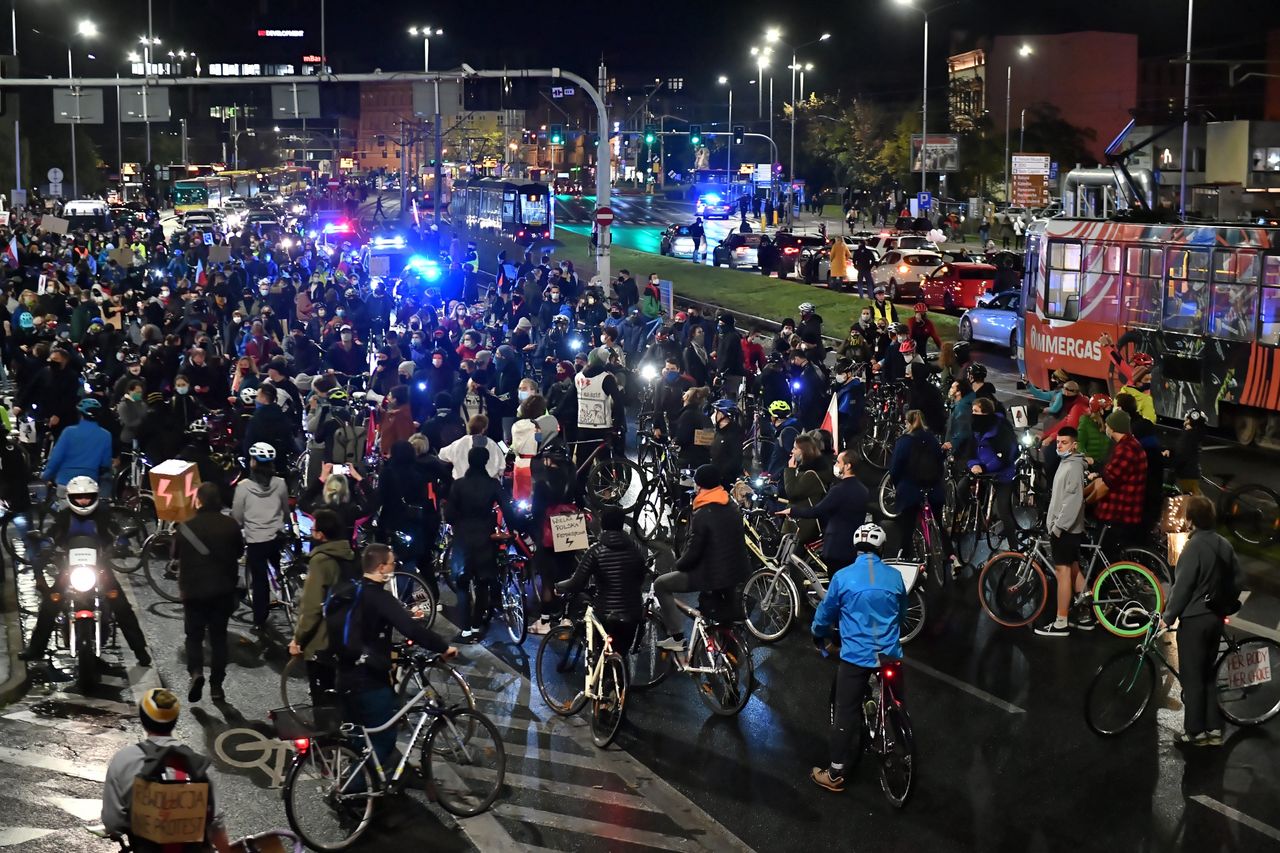 Strajk kobiet. Wrocław. Kolejny dzień protestu. Incydent z paralizatorem