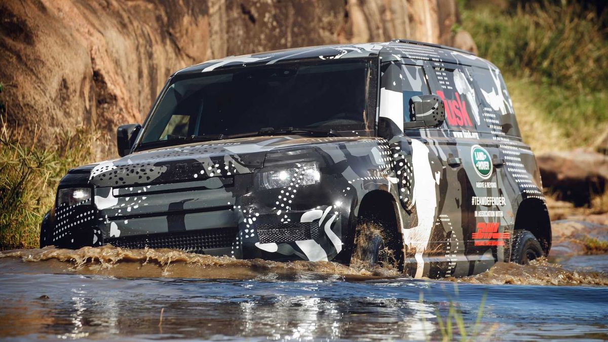 Nowy Defender w swoim naturalnym środowisku.