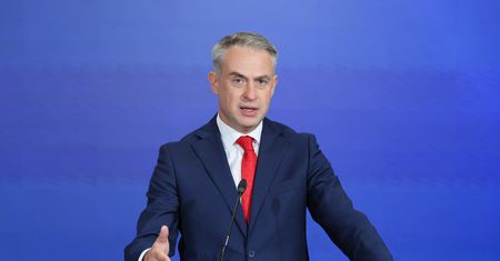 Gigantyczny wyciek danych. Gawkowski zwrócił się do Polaków