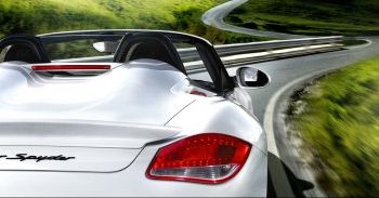 [video] Tesla Roadster Sport VS Porsche Boxster Spyder