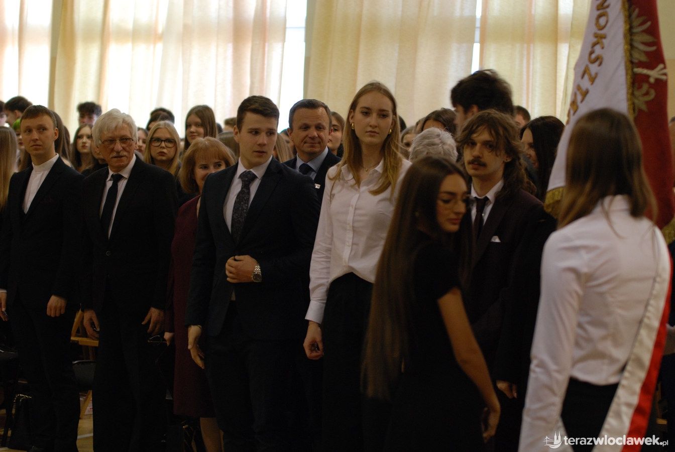 zakończenie roku klas maturalnych w II LO we Włocławku