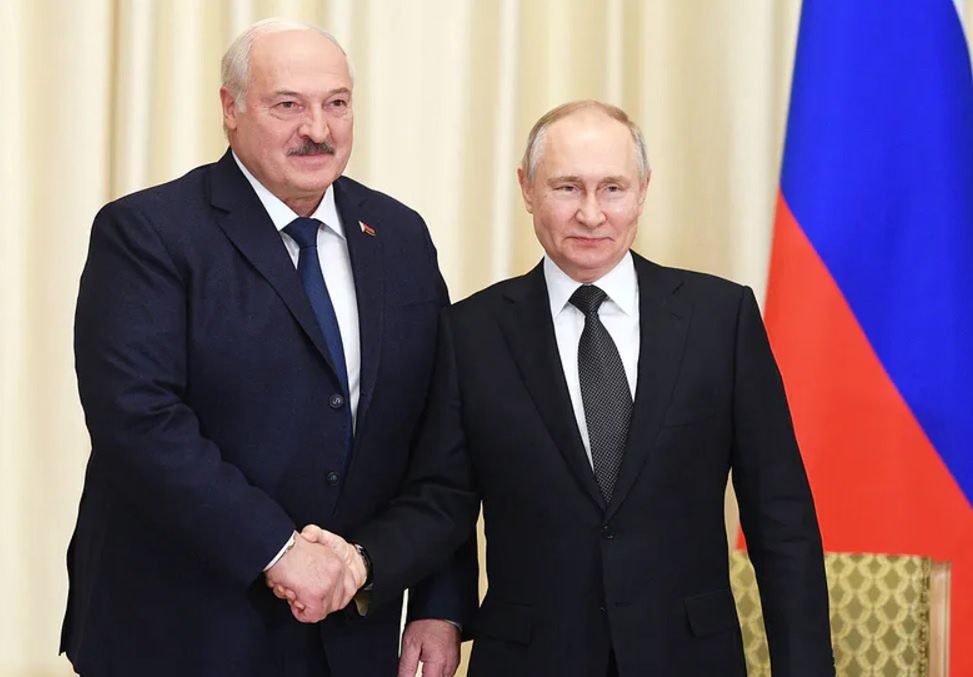 Łukaszenka uratował Putina przed upadkiem? Wszystkie scenariusze są możliwe - wskazują eksperci