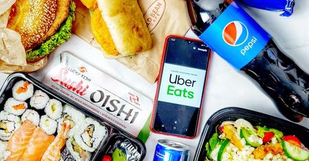 Uber Eats jednoczy siły z BP. W Krakowie można zamawiać produkty z Wild Bean Café