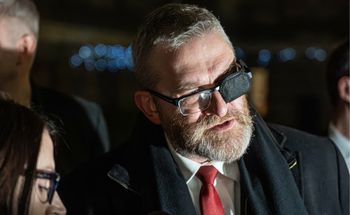 Problemy Brauna. Nie będą mogli zebrać 1,5 procenta