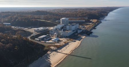 Pierwszy reaktor USA wznawia pracę. Powstał w 1971 roku