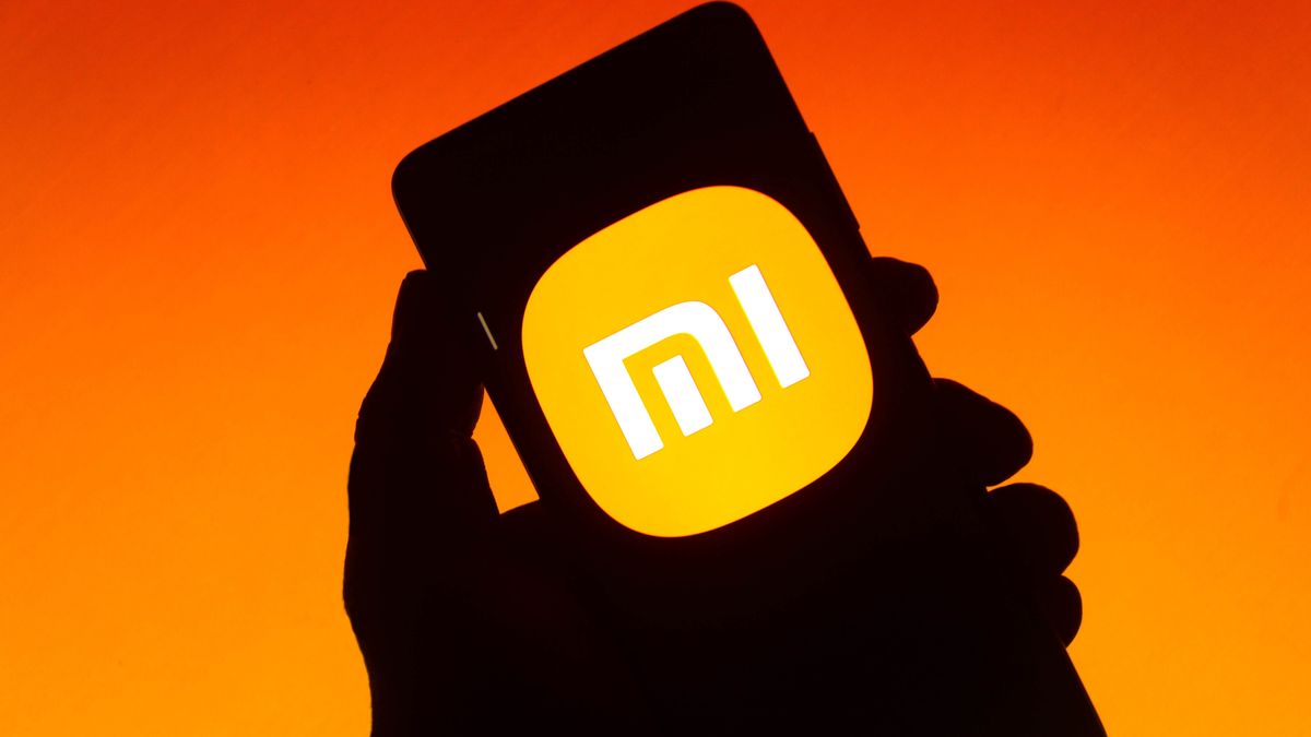 BRAZIL - 2021/10/25: In this photo illustration the Xiaomi logo seen displayed on a smartphone. (Photo Illustration by Rafael Henrique/SOPA Images/LightRocket via Getty Images)