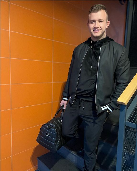 Dawid Narożny nazwał nowy zespół Piękni i młodzi