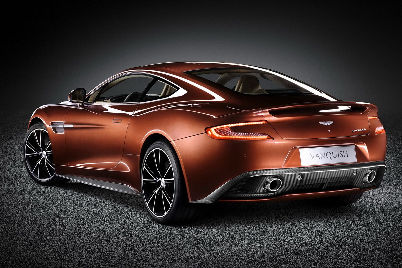2013 Aston Martin Vanquish - uczta dla oczu [galeria] 19
