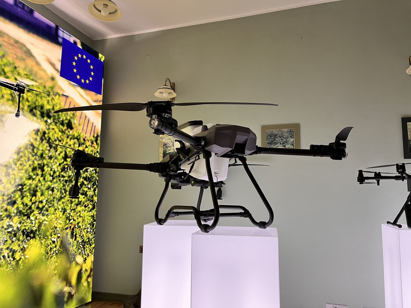 Dron rolniczy ABZ Innovation L10 Pro.