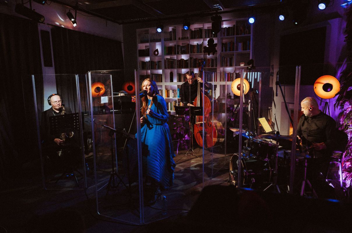 Słuchacze ufundowali remont Radia Nowy Świat i załatali "dziurę budżetową". Niemal 300 tys. zł ze zrzutki