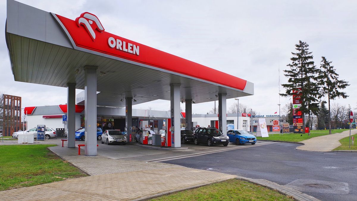 PKN Orlen będzie kupować słomę od rolników