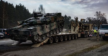 Polskie czołgi Leopard 2PL trafiły do Adazi. To istotne wydarzenie