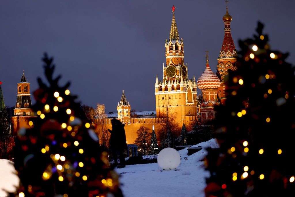 New year preparations in MoscowMOSCOW, RUSSIA - DECEMBER 18: Squares and streets of the city were illuminated for the upcoming new year in Moscow, Russia on December 18, 2021. (Photo by Sefa Karacan/Anadolu Agency via Getty Images)Anadolu Agencymoscow, preparations