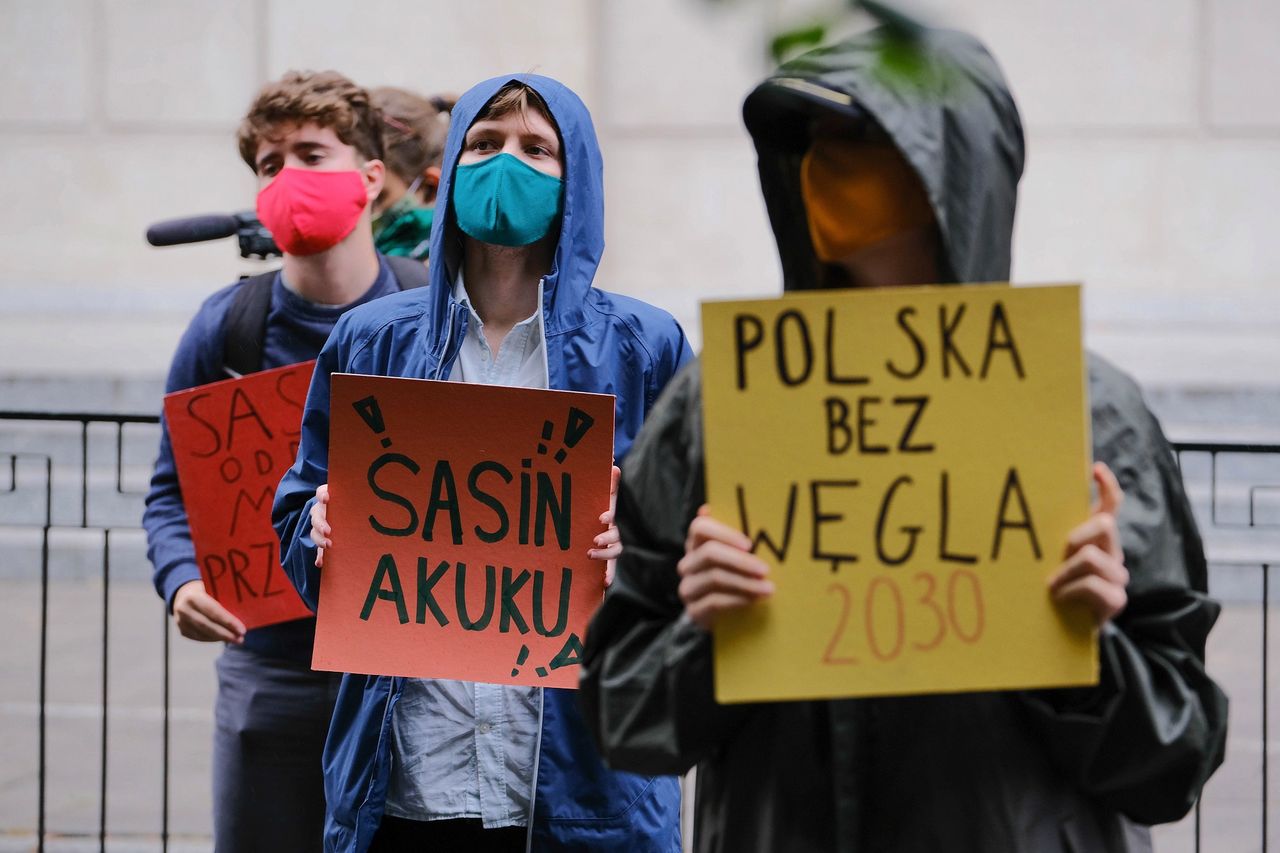 Zdjęcie dnia. "Polska bez węgla 2030!". Protest młodych ekologów pod ministerstwem