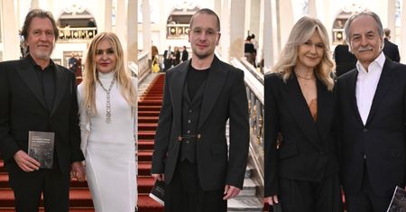 Monika Olejnik z partnerem, Grażyna Torbicka z mężem pozują na inauguracji 30. Wielkanocnego Festiwalu Ludwiga van Beethovena (ZDJĘCIA)