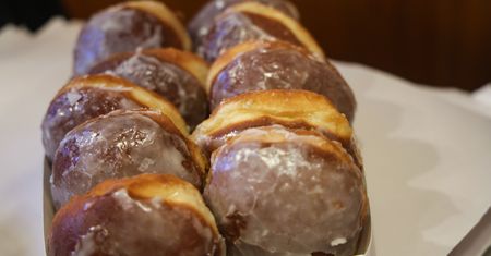 Zjadłeś mniej niż trzy pączki? Spokojnie, nie zmienią się od razu w tłuszcz