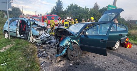 Czołowe zderzenie w Bronikowie. Wzrósł bilans ofiar śmiertelnych