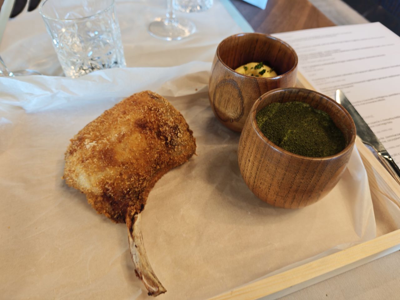 Kotlet schabowy z ziemniakami i mizerią 2.0 w Naturze Gessler