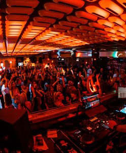 Katowice. Rząd ogłosił restrykcje, klub ogłosił kurs tańca w Sylwestra