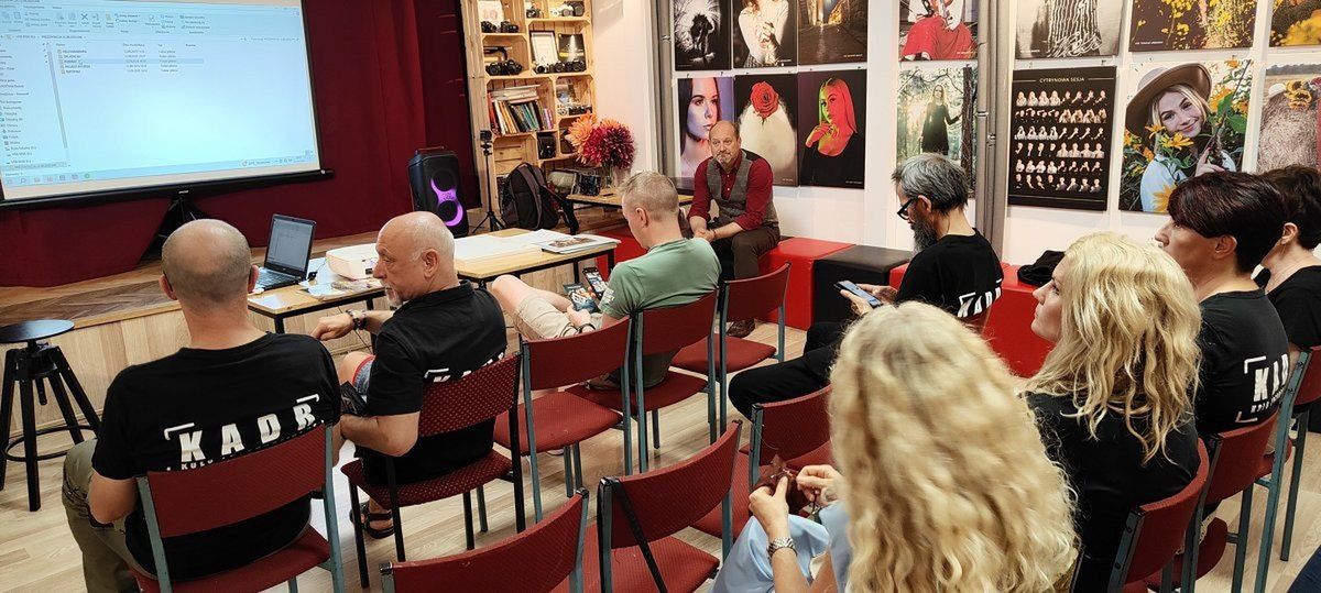 Kadrowicze z "Kadru" na spotkaniu z mistrzem Andrzejem Wiktorem