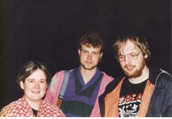 To zdjęcie zostało zrobione, gdy AberMUD 1 był w trakcie tworzenia. Od lewej: Leah, Leon Thrane i Alan Cox.