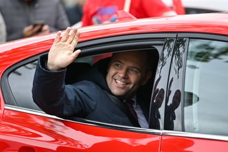 120 tys. złotych za mieszkanie. Ale Karol Nawrocki przelewów nie pokaże