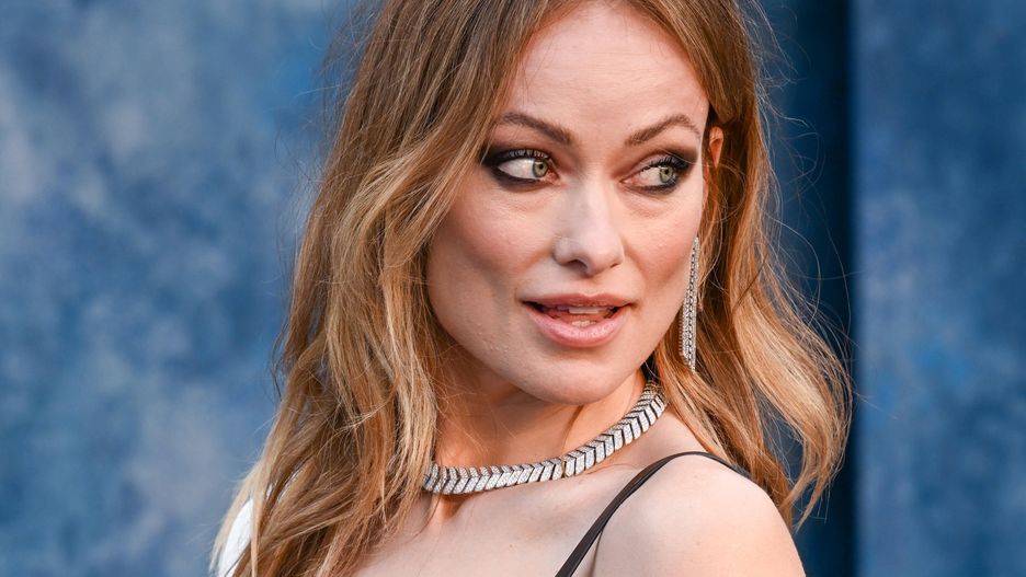 Vanity Fair Oscar Party 2023Olivia Wilde arriving at the Vanity Fair Oscar Party 2023, Wallis Annenberg Center for the Performing Arts, Los Angeles. Credit: Doug Peters/EMPICS 
Dostawca: PAP/PADoug PetersIDSOK empicsentnewspaper headshot portrait halflength half length half mid length midlength mid length Full Length Full body Full Body shot body shot fulllength fullbody full-length full-body fashion full body fashion red carpet redcarpet 2023 Vanity Fair