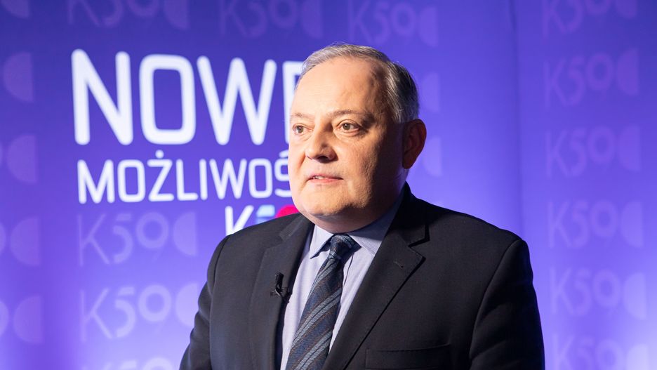 - Transformacja energetyczna i łączące się z nią zmiany to oczywiście olbrzymie wyzwanie. Tylko do 2030 r. na inwestycje przeznaczymy 75 mld zł. Kolejne projekty to następne setki miliardów złotych. Zmieniamy się – to jest proces, który już trwa – podsumowuje prezes PGE Wojciech Dąbrowski. 