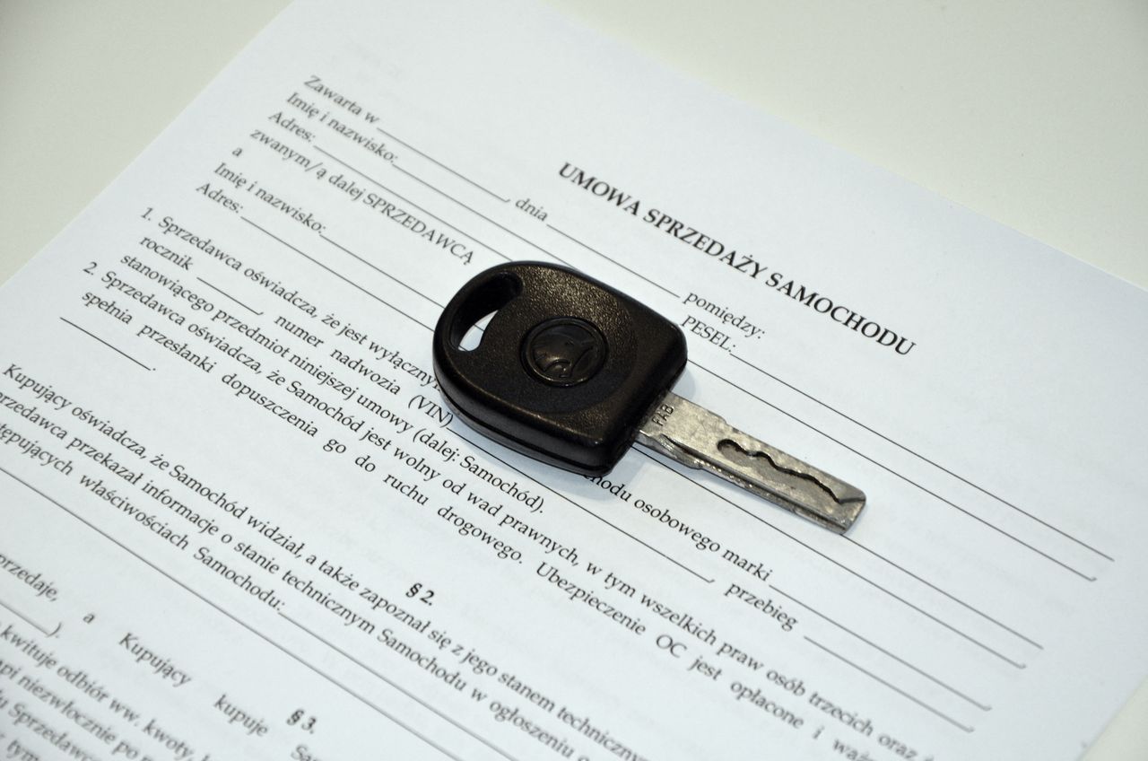 Umowa sprzedaży auta. Zwróć uwagę na ważne zapisy