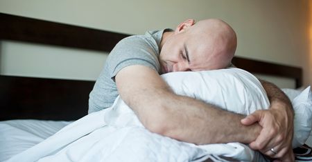Objaw raka jelita grubego, który chorzy ignorują latami. Potem jest już za późno