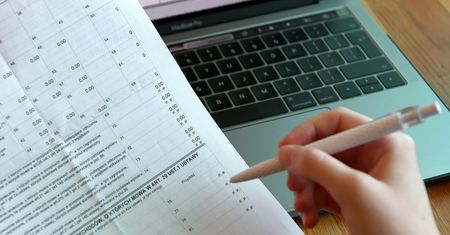 Rząd chce zmienić system podatkowy. Obniżki dla mniej zarabiających