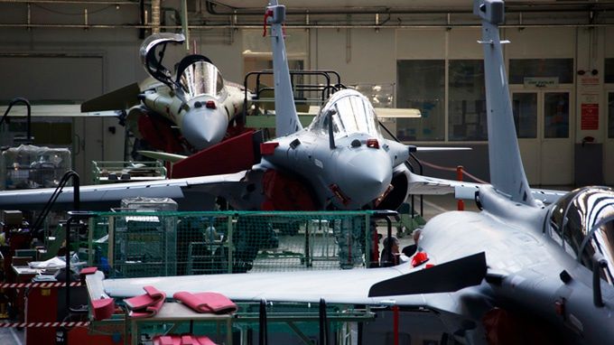 Linia produkcyjna samolotów Rafale.