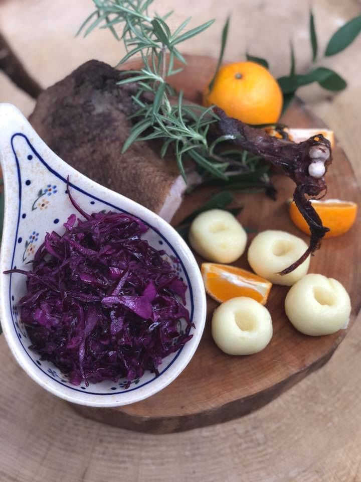 Gęś z dodatkami z restauracji "Lipowy Gościniec"