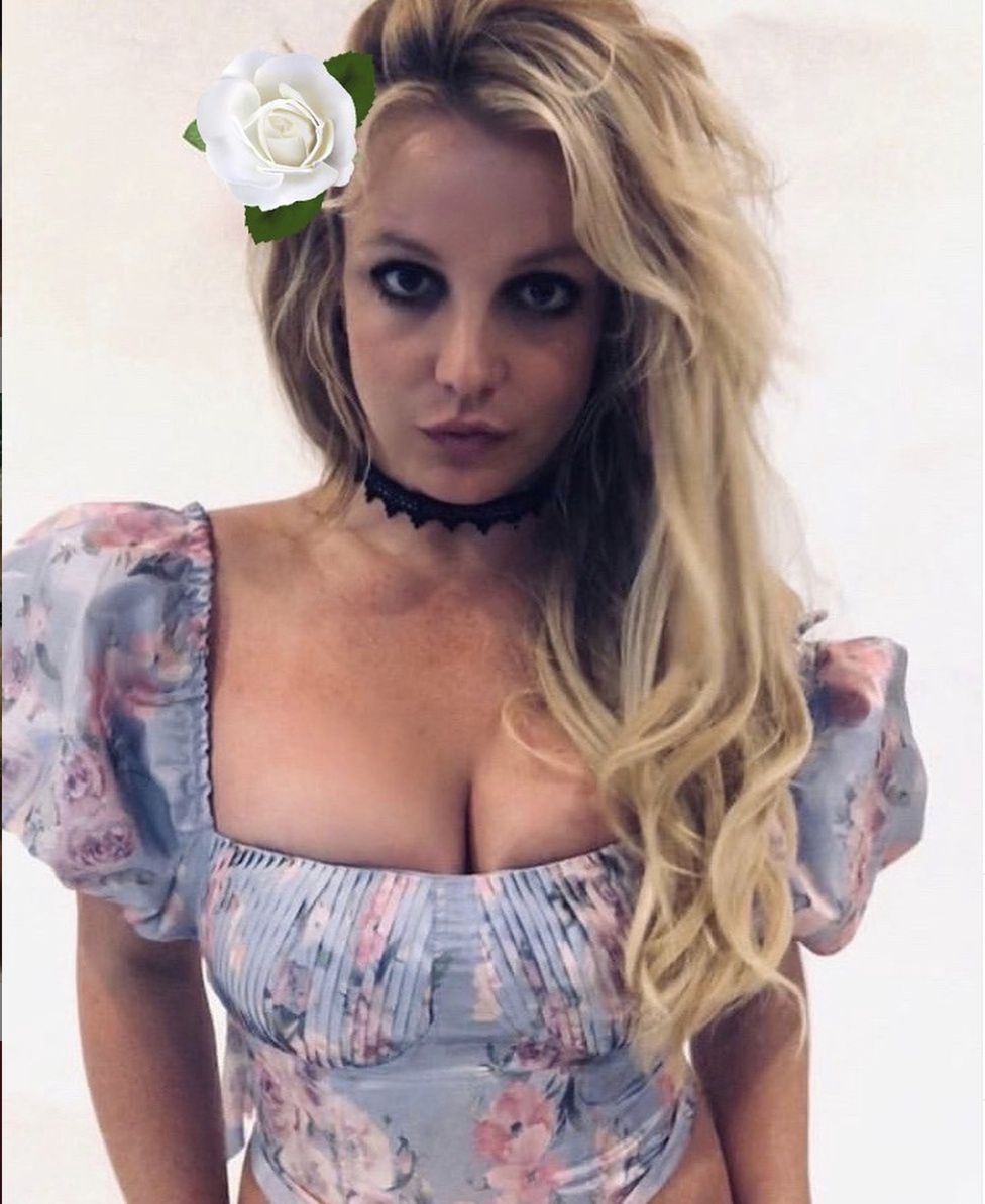 Britney Spears wygrzewa się na plaży z chłopakiem